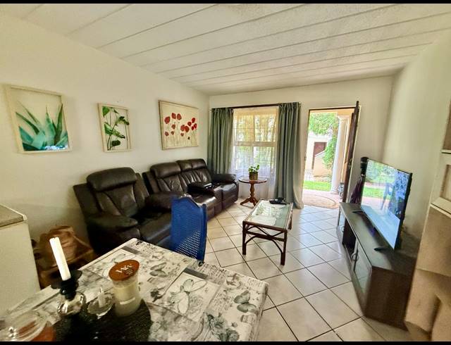 1 BEDROOM SECTIONAL TITLE FOR SALE IN ROBINDALE